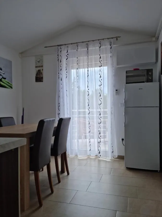 Appartments D&D Peroj Apartmán