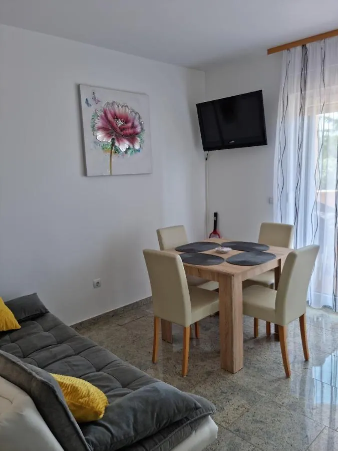 Appartments D&D Peroj 0*,  Chorvatsko